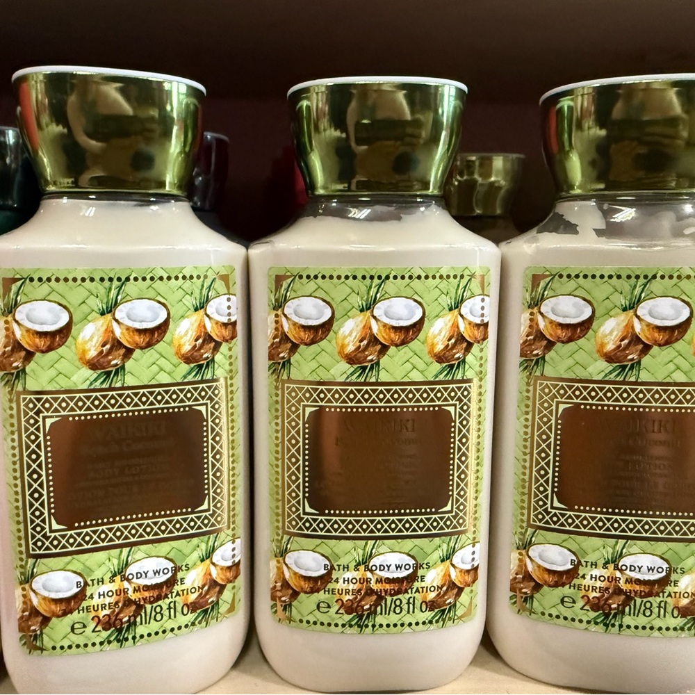 3 bbw Waikiki beach Coconut Body Lotion - Cream & Green